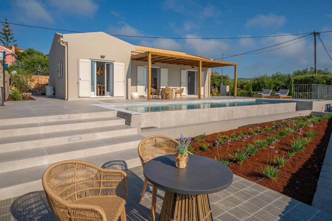 Summer Breeze Villa Tzamarelata Exterior foto